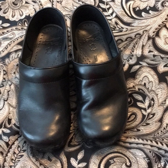 dansko 38 wide